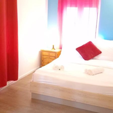 Hotel- Restaurant Le Saint Quentin ภายนอก รูปภาพ