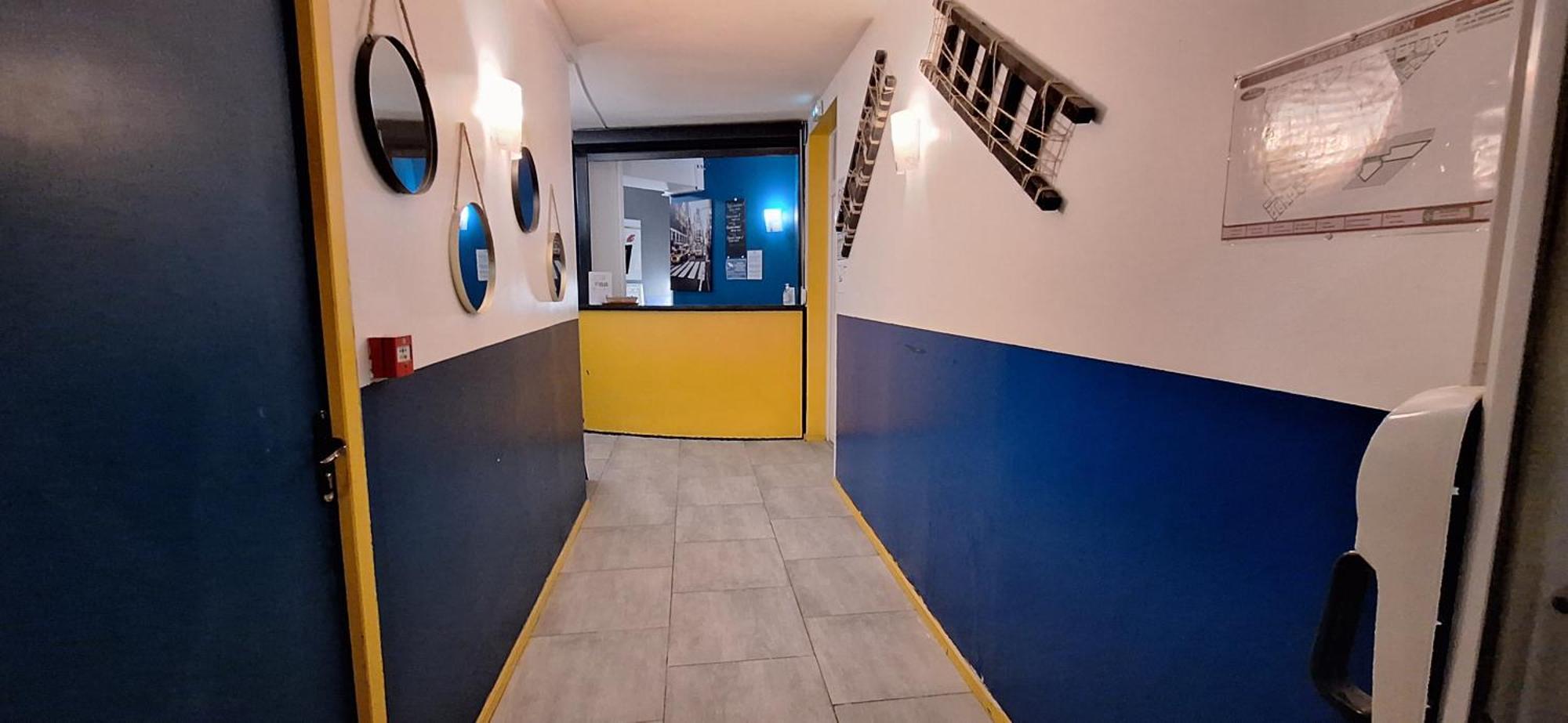 Hotel- Restaurant Le Saint Quentin ภายนอก รูปภาพ