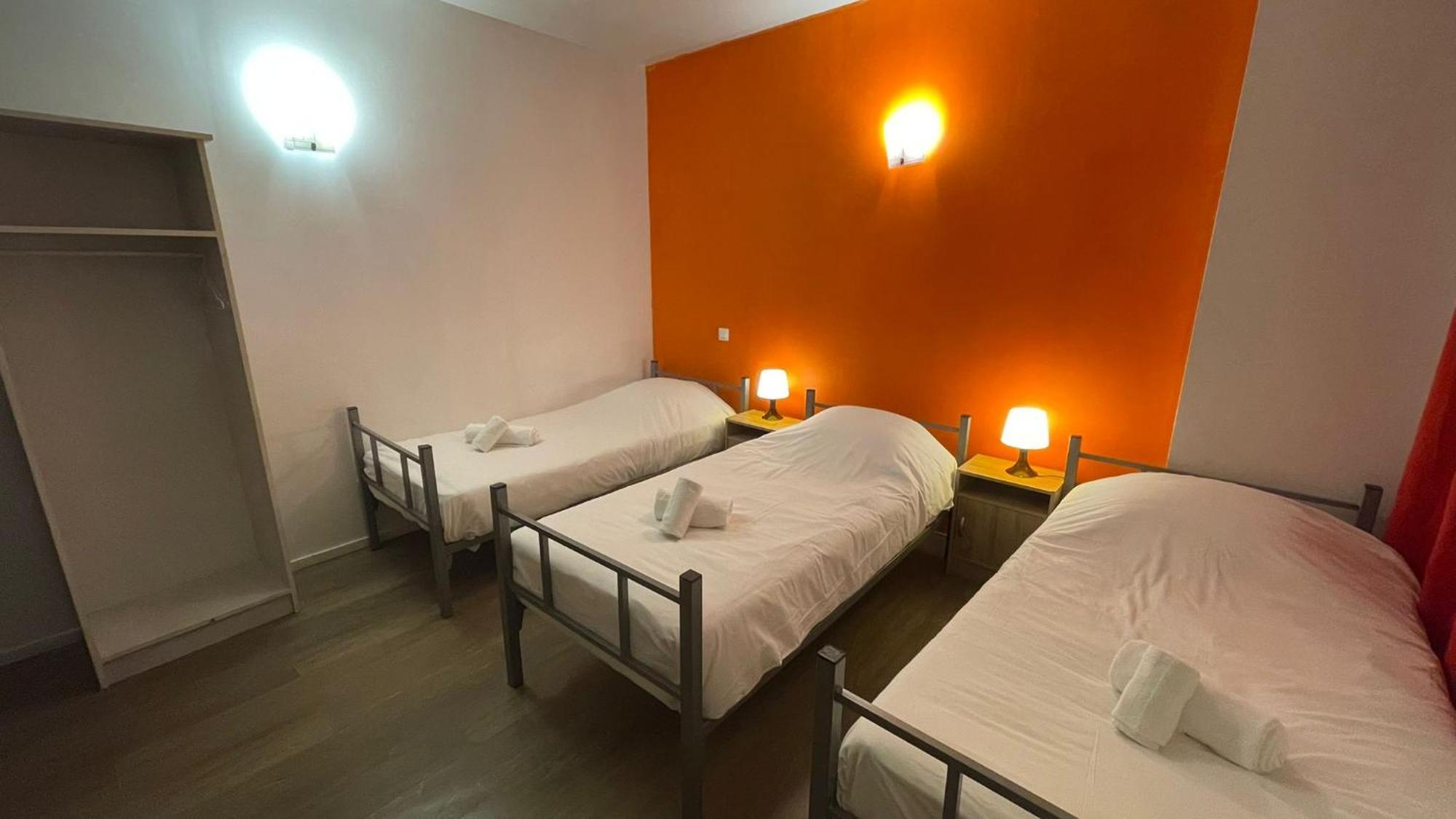 Hotel- Restaurant Le Saint Quentin ภายนอก รูปภาพ