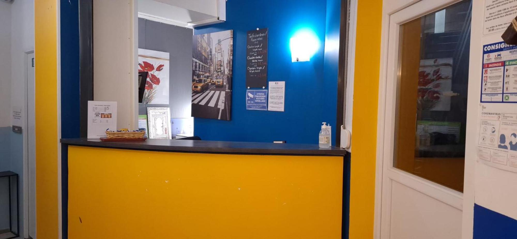 Hotel- Restaurant Le Saint Quentin ภายนอก รูปภาพ